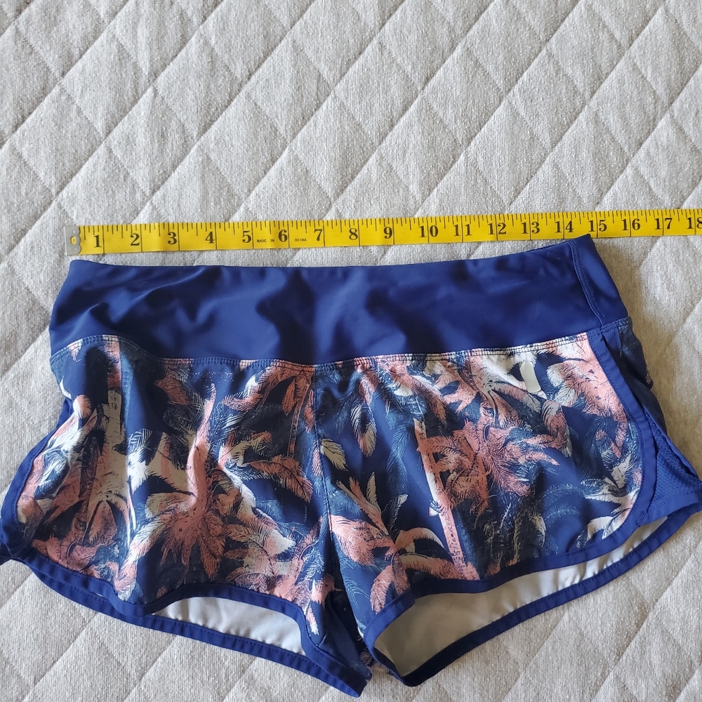 ⭐4/$20‎ Roxy Shorts Medium - Picture 7 of 8